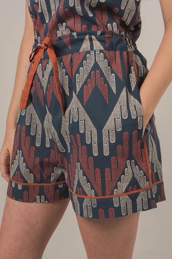 Avraam Shorts in Facade Navy