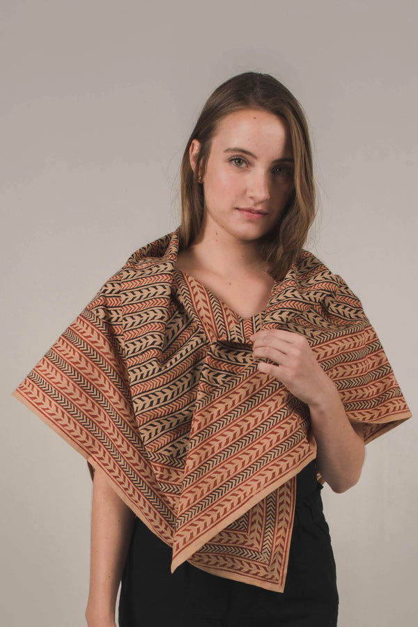 Square Scarf in Picchu Red
