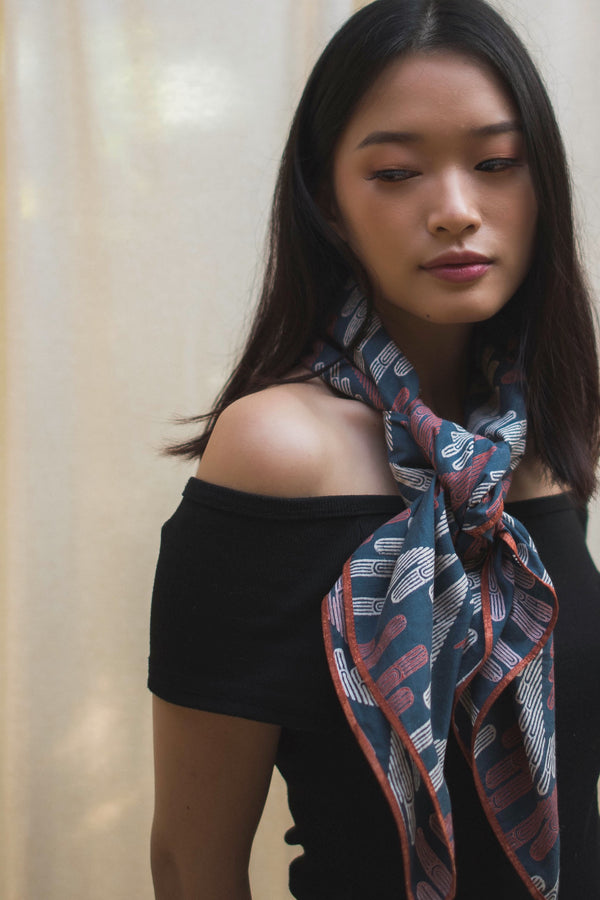 Facade | Navy Scarf